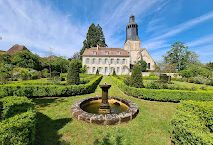 Photo des jardins et du college thiron gardais